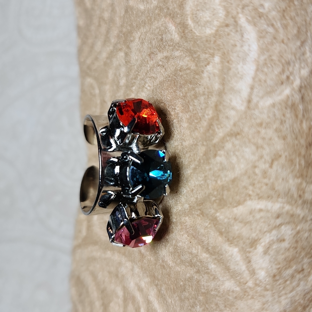 NEW! 3 Stone Swarovski elements adjustable ring. HANDMADE